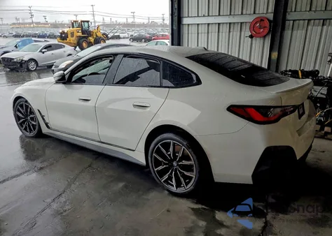 2022 BMW 430I Gran Coupe z USA, uszkodzony, nr VIN WBA63AV08NFM01555